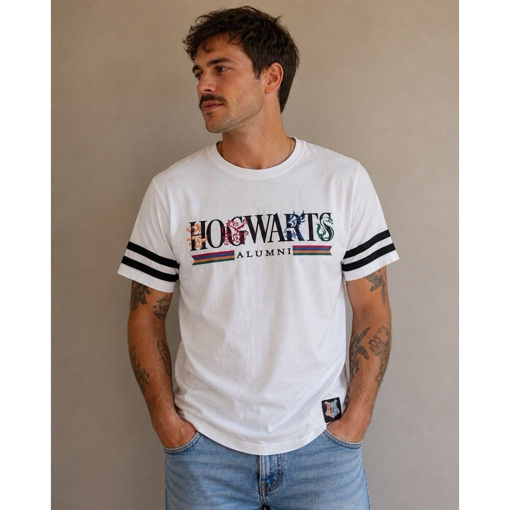 Universal Studios Harry Potter Hogwarts Alumni White Varsity Graphic T-Shirt XL